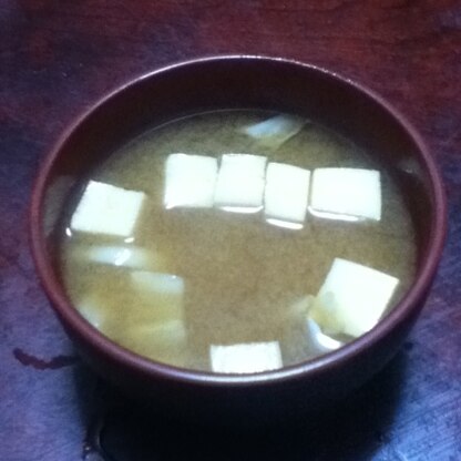高野豆腐の味噌汁って、いいですよね。
ごちそーさま。